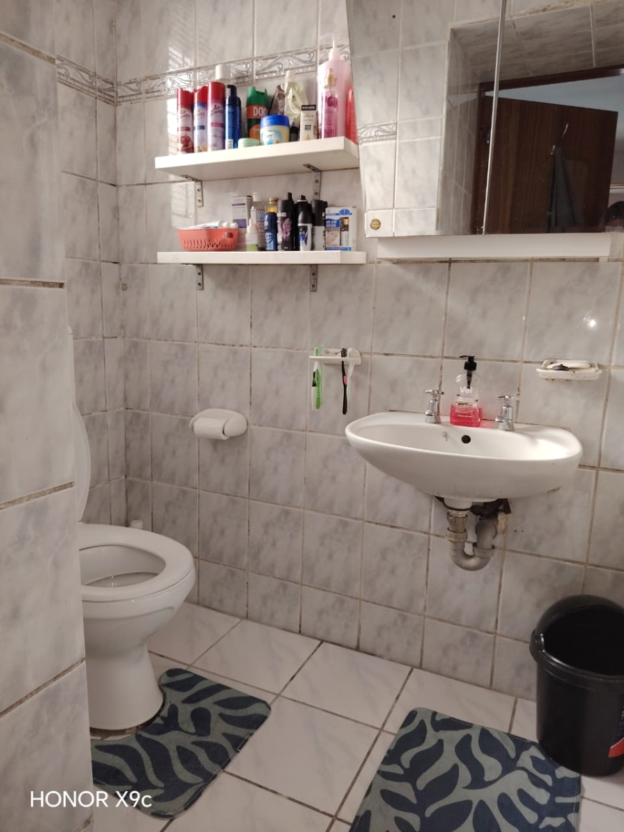 3 Bedroom Property for Sale in Clairewood Western Cape